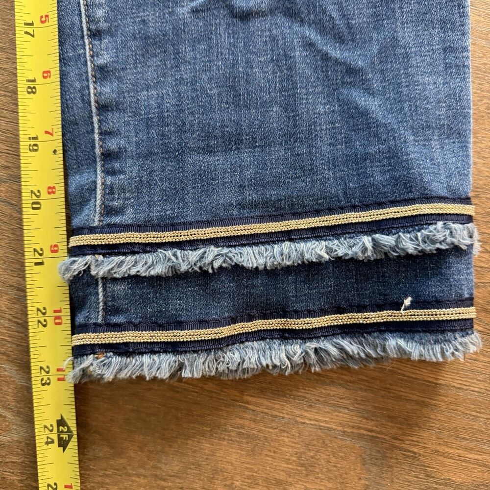 NWT Chico’s So Slimming Girlfriend Slim Crop Jeans Women 10 Denim Stretch - Picture 7 of 7